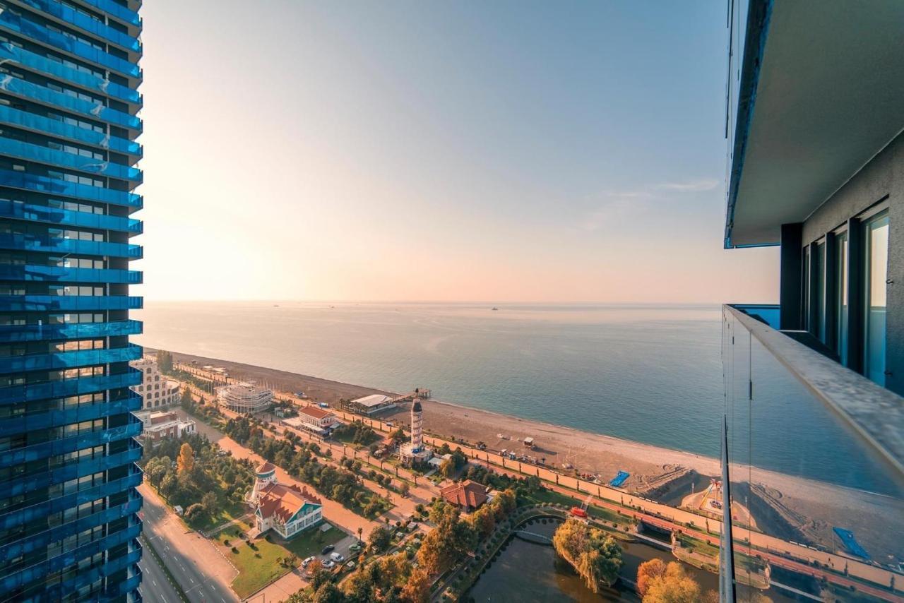 ホテル Black Sea Luxury Towers バトゥーミ エクステリア 写真
