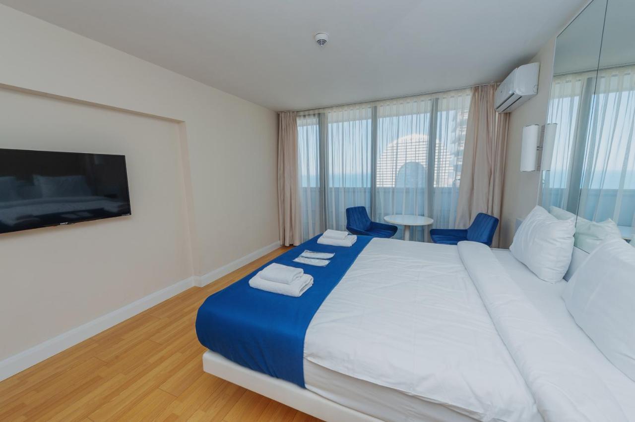 ホテル Black Sea Luxury Towers バトゥーミ エクステリア 写真