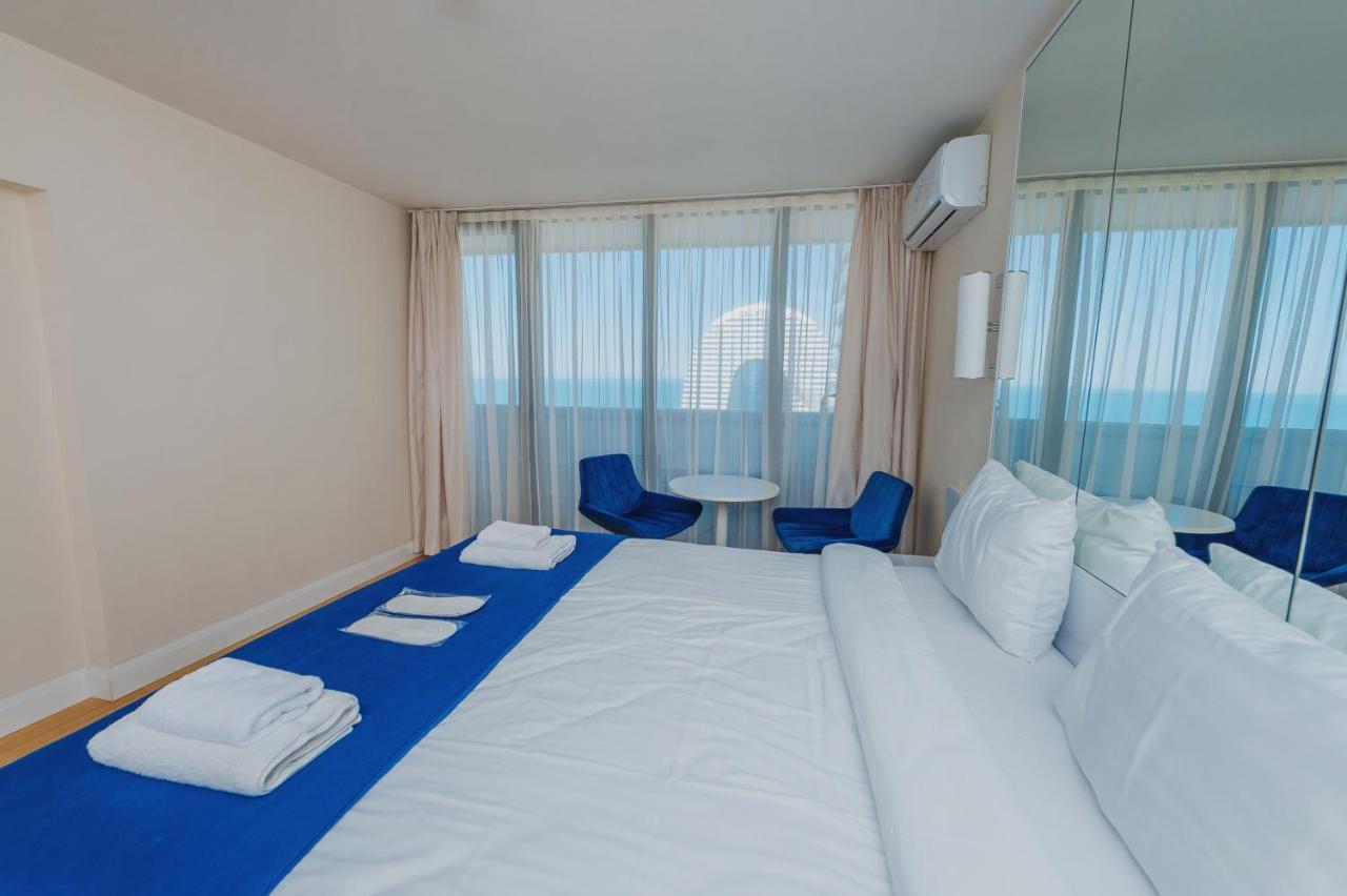 ホテル Black Sea Luxury Towers バトゥーミ エクステリア 写真