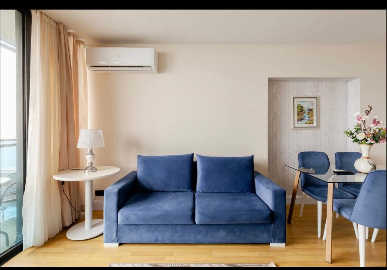 ホテル Black Sea Luxury Towers バトゥーミ エクステリア 写真