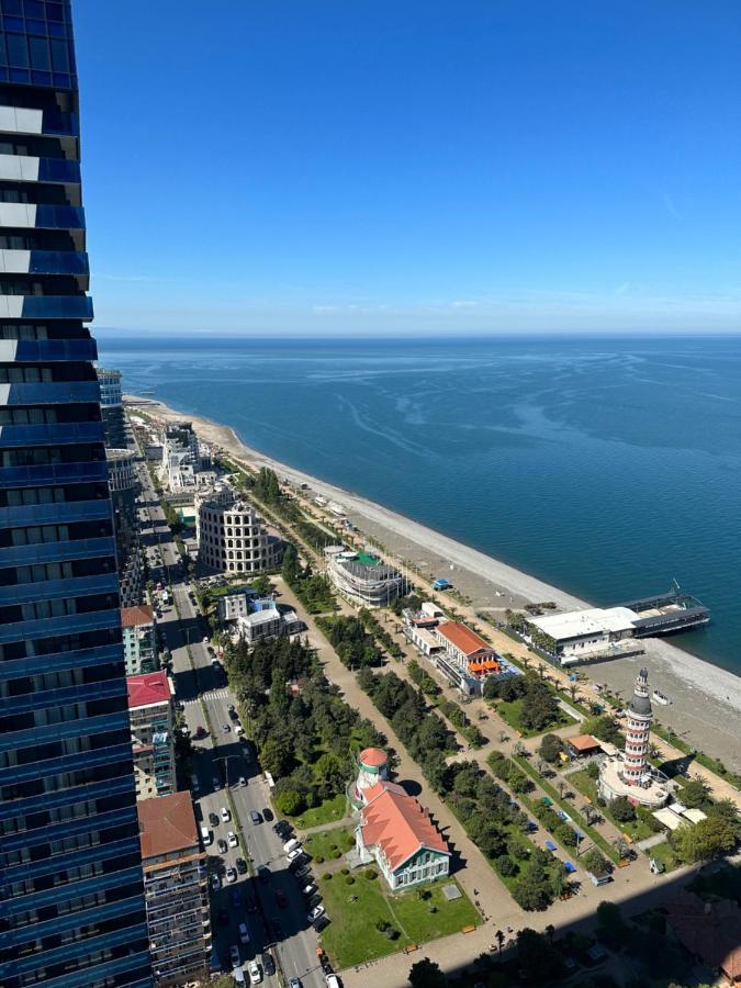 ホテル Black Sea Luxury Towers バトゥーミ エクステリア 写真