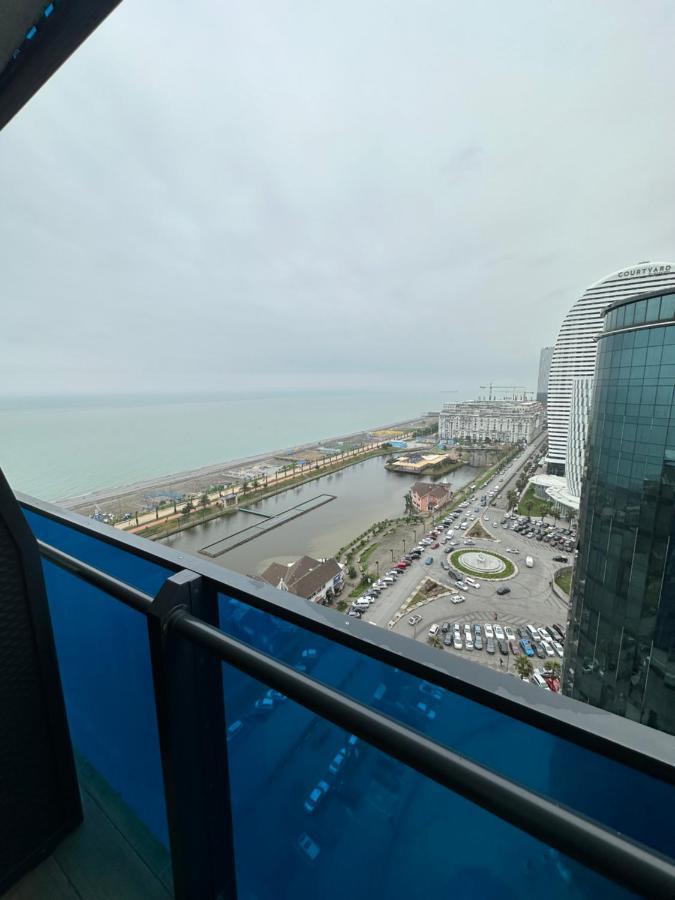 ホテル Black Sea Luxury Towers バトゥーミ エクステリア 写真