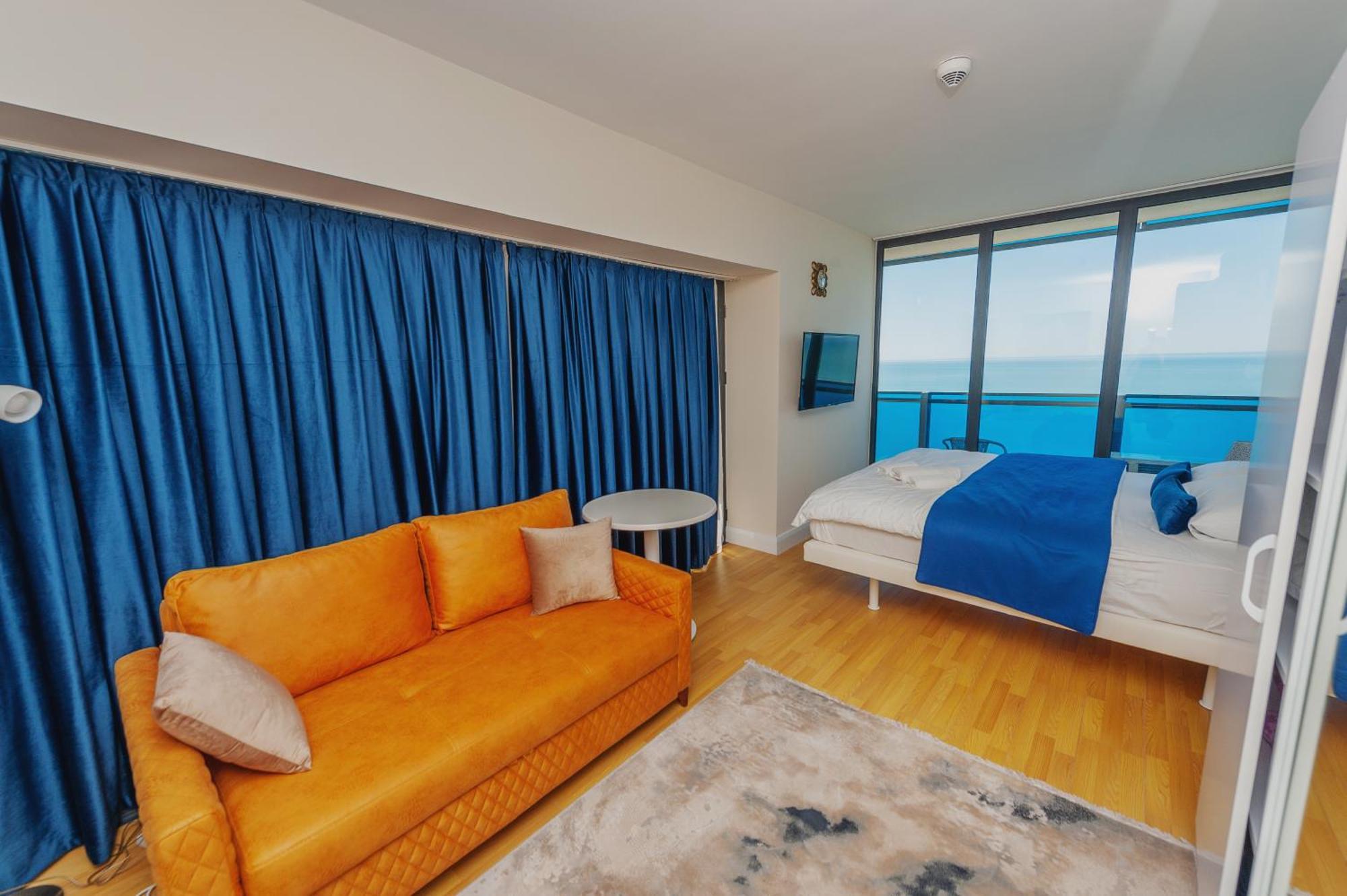 ホテル Black Sea Luxury Towers バトゥーミ エクステリア 写真