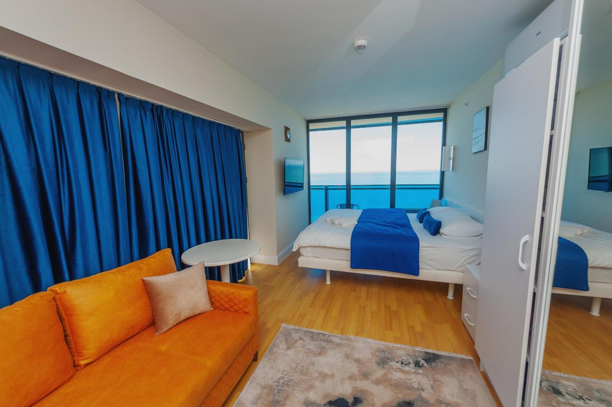 ホテル Black Sea Luxury Towers バトゥーミ エクステリア 写真
