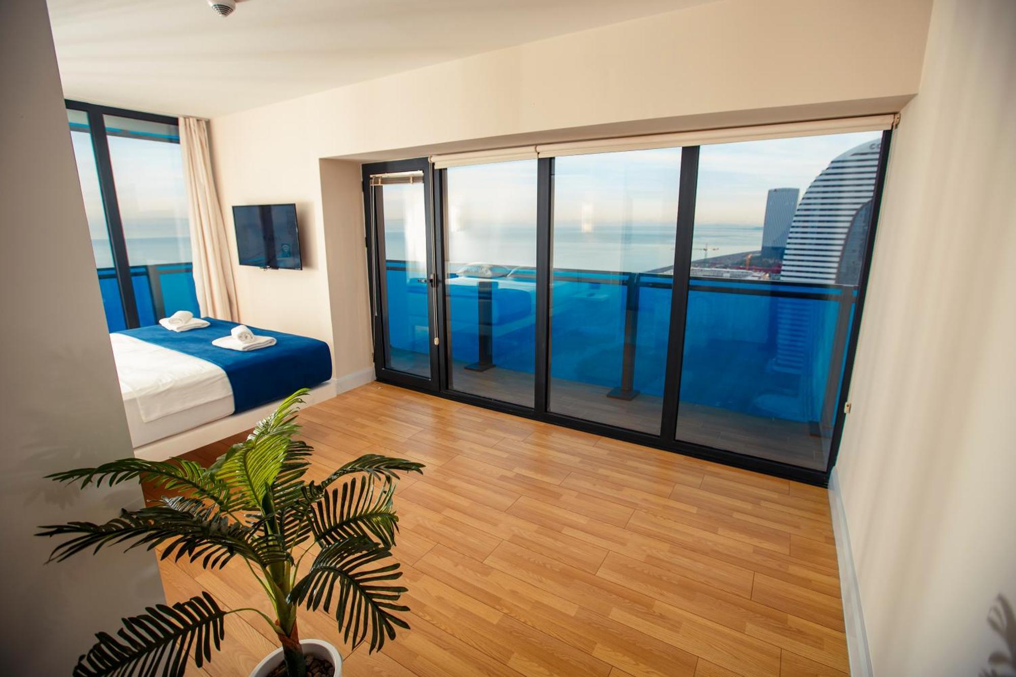 ホテル Black Sea Luxury Towers バトゥーミ エクステリア 写真