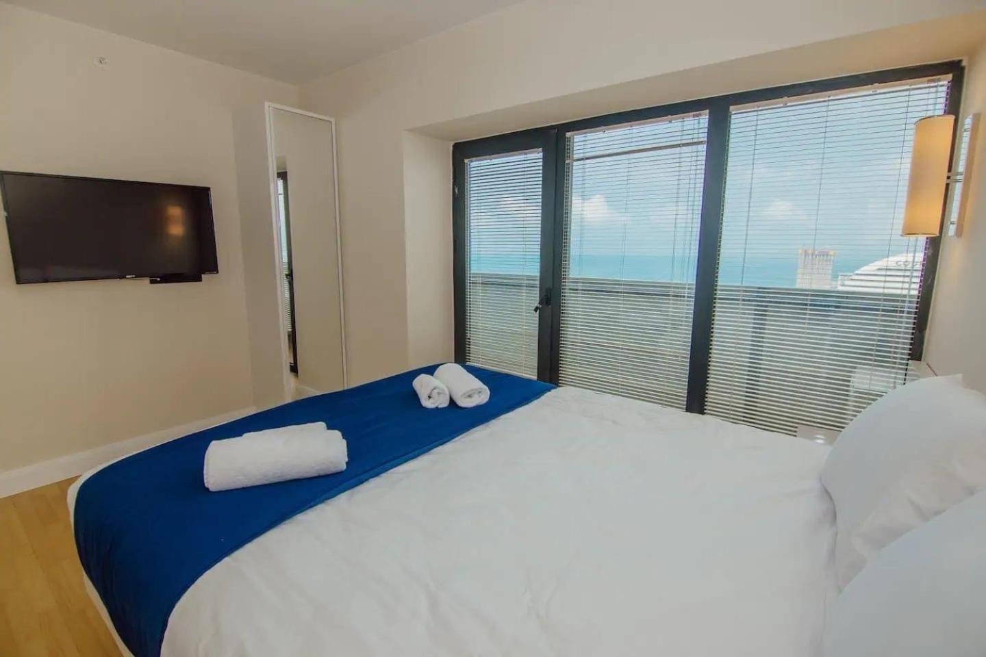ホテル Black Sea Luxury Towers バトゥーミ エクステリア 写真