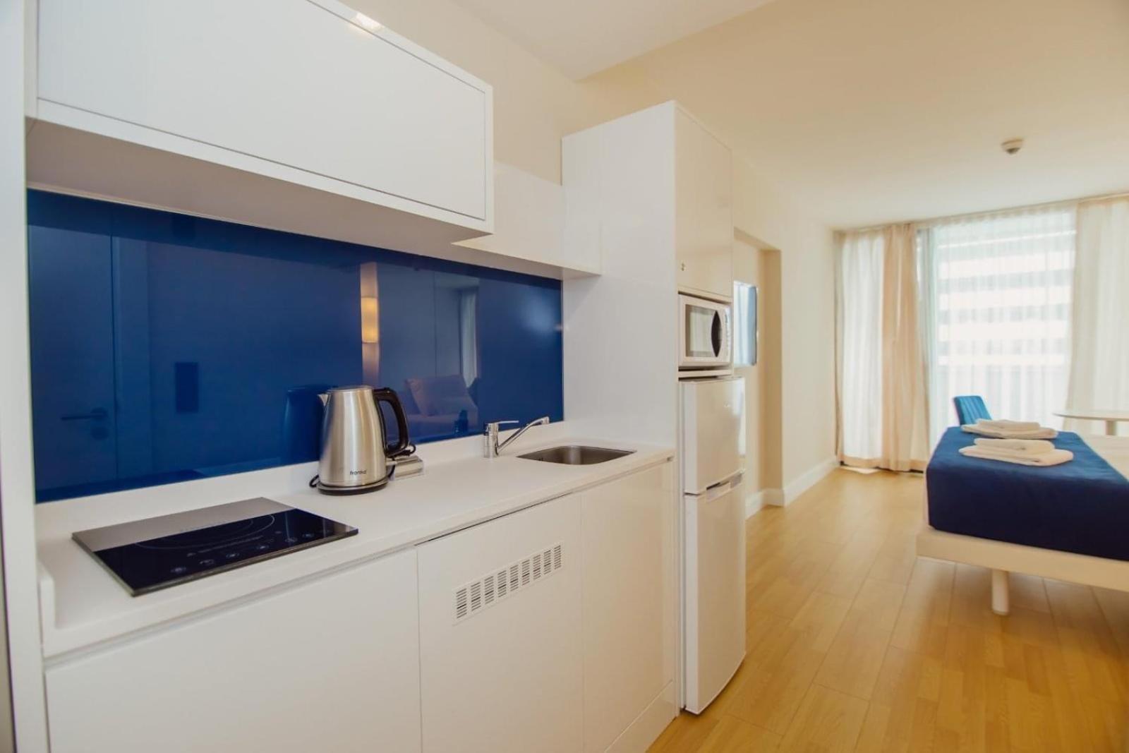 ホテル Black Sea Luxury Towers バトゥーミ エクステリア 写真